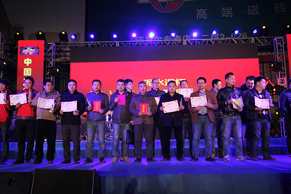 泰斯特十大团队荣获百强施工班组