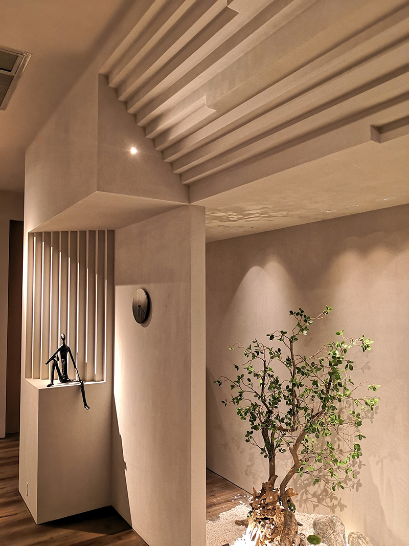 南京光印照明旗舰店，灯光与清水墙面的碰撞