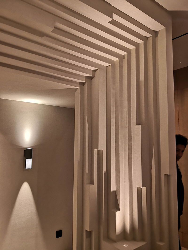 南京光印照明旗舰店，灯光与清水墙面的碰撞