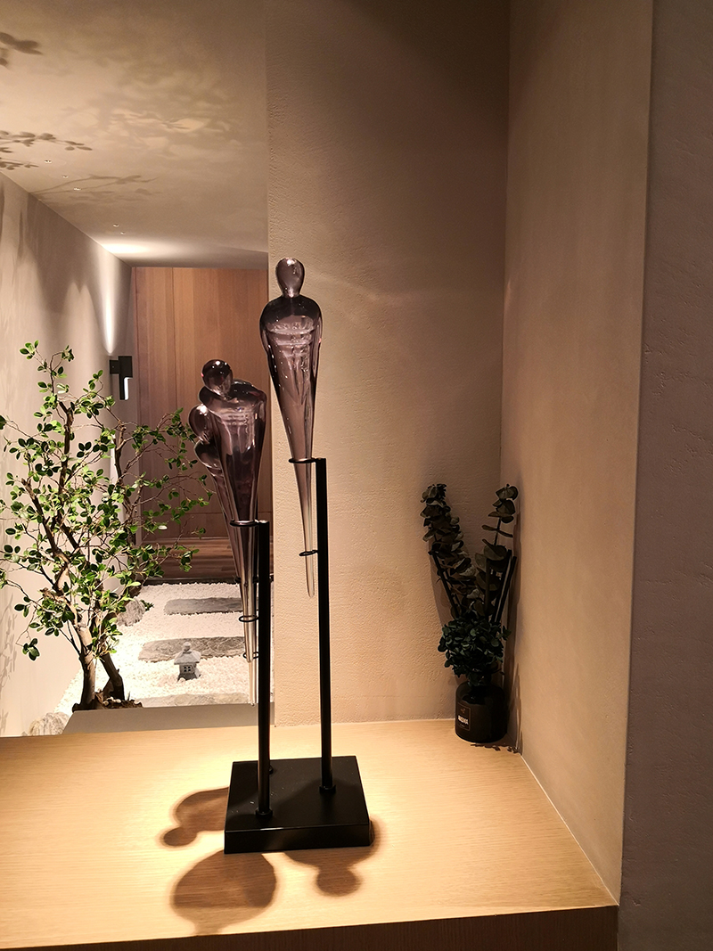 南京光印照明旗舰店，灯光与清水墙面的碰撞